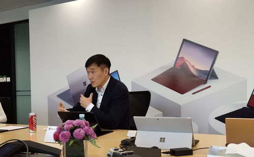 對話微軟鄒作基 云與AI雙輪驅動硬件創新，商用Surface構建獨立銷售體系